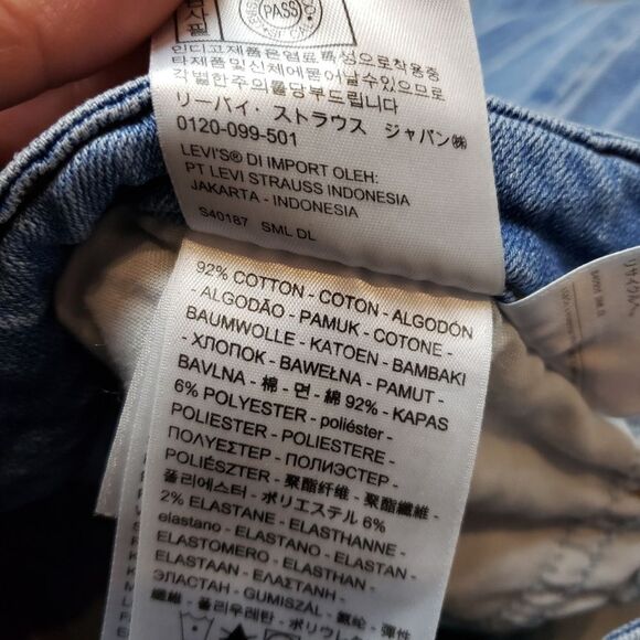 Levi's Women's High Rise Jeans - Blue and White - Picture 10 of 13